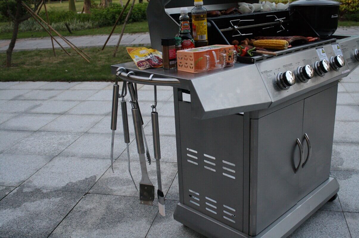 One-stop grilling experience - Grilling Kit Makes Outdoor Grilling Easier