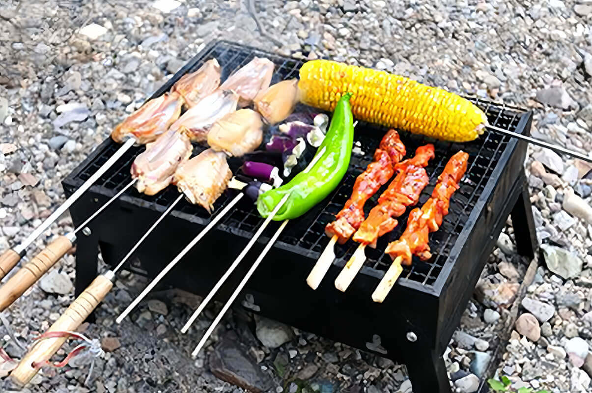 How should choose and maintain barbecue grill?