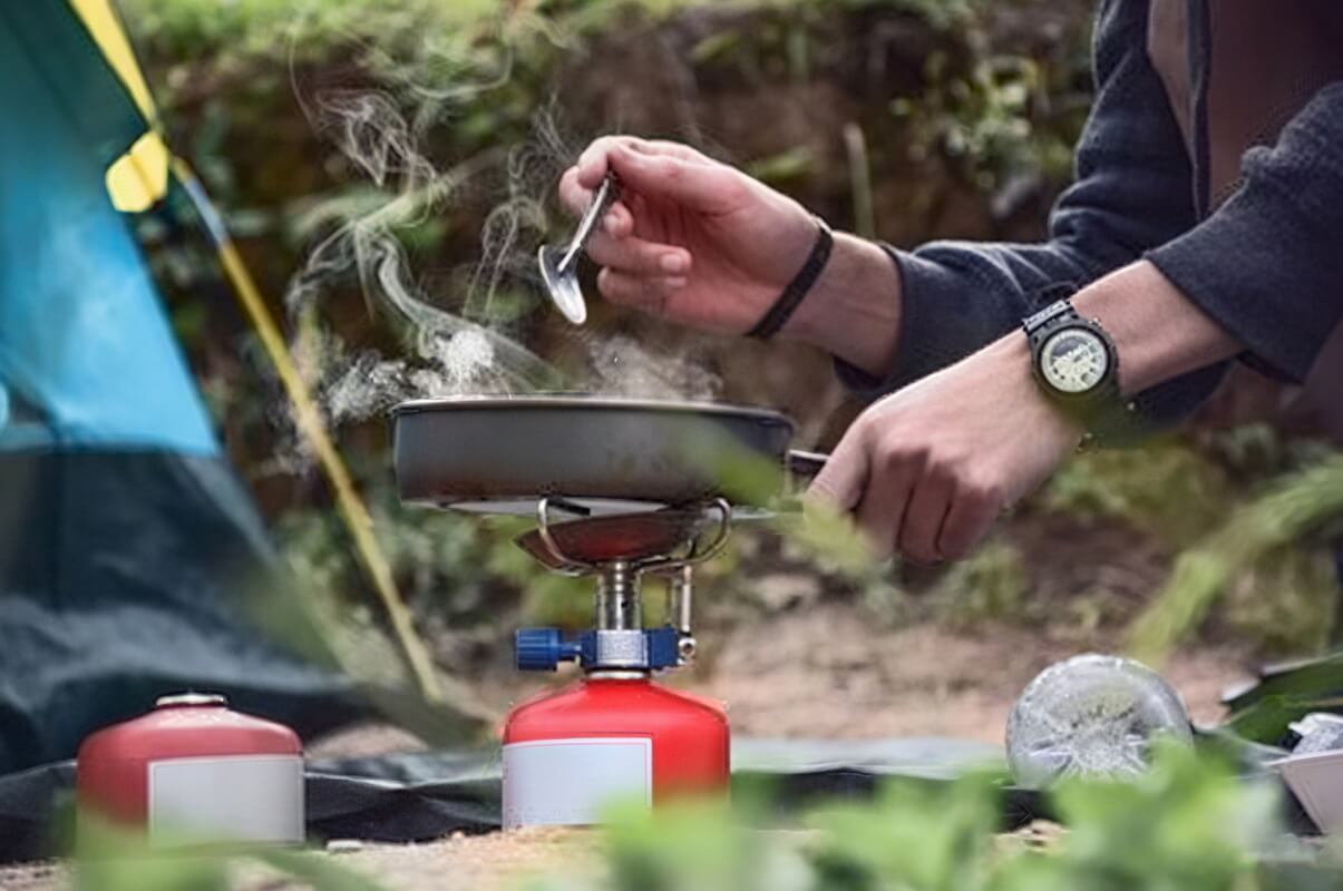 How to choose camping stainless steel plates and portable tableware?